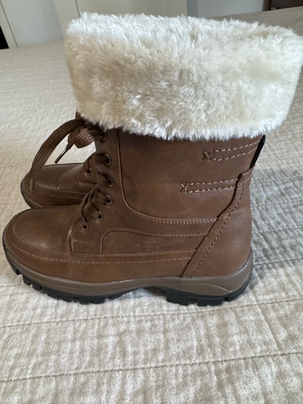 Apres by Lamo faux fur lined boots womens US 9
